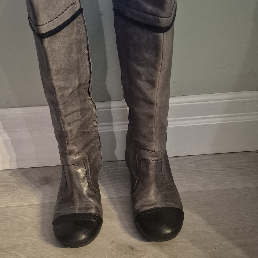 Elegant Black and Gray Heeled Boots